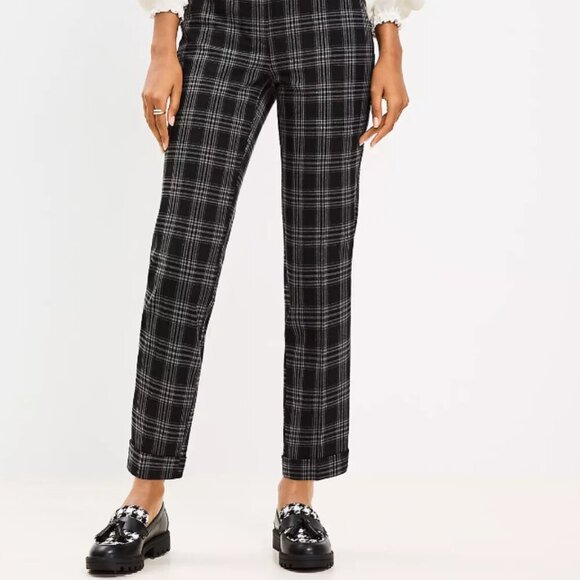 LOFT Pants - LOFT The Devin Slim Tapered Plain Trouser Size 6